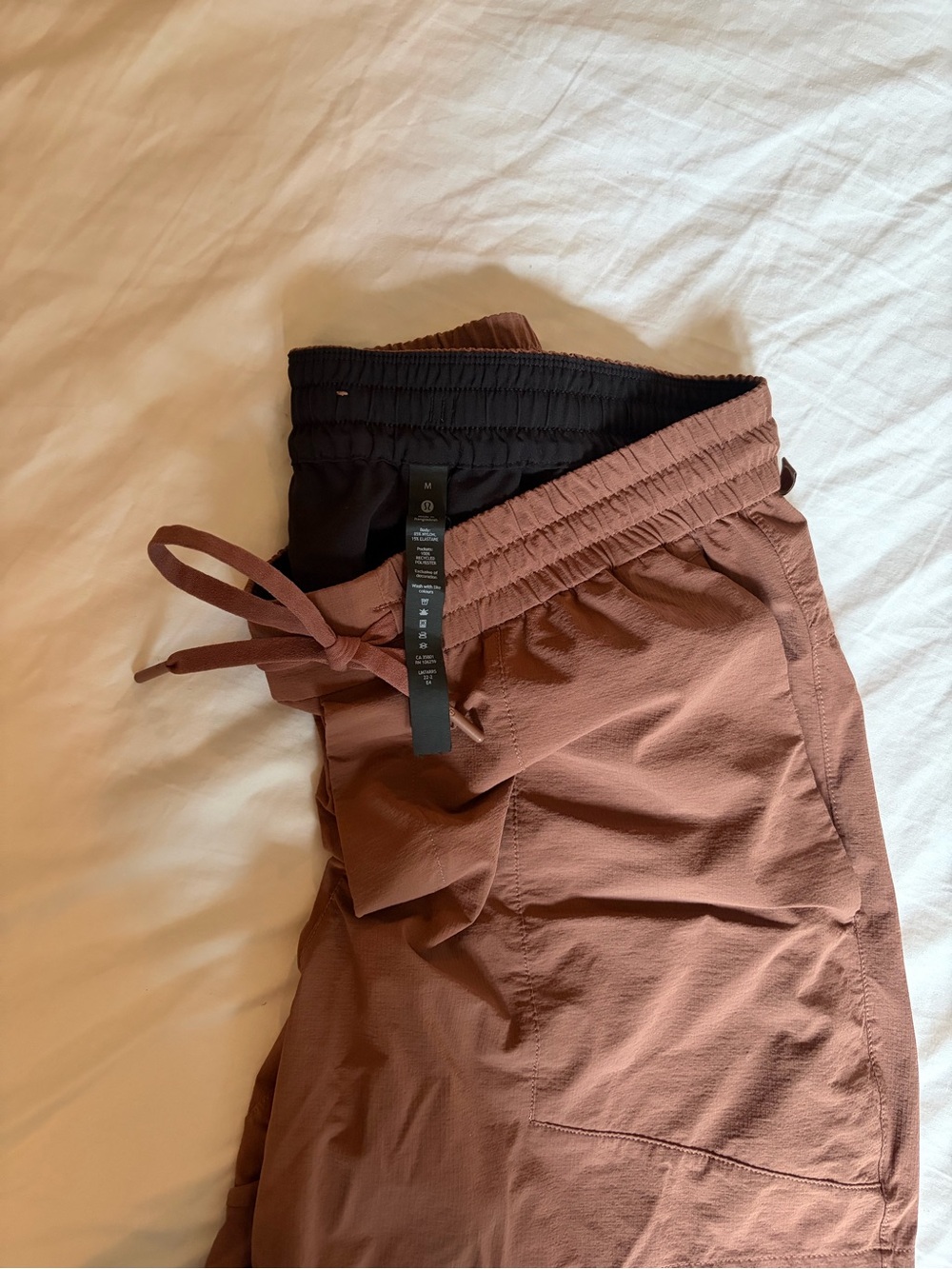 lululemon athletica Men's Hybrid Shorts in Dusty Rose - Picture 3 of 3